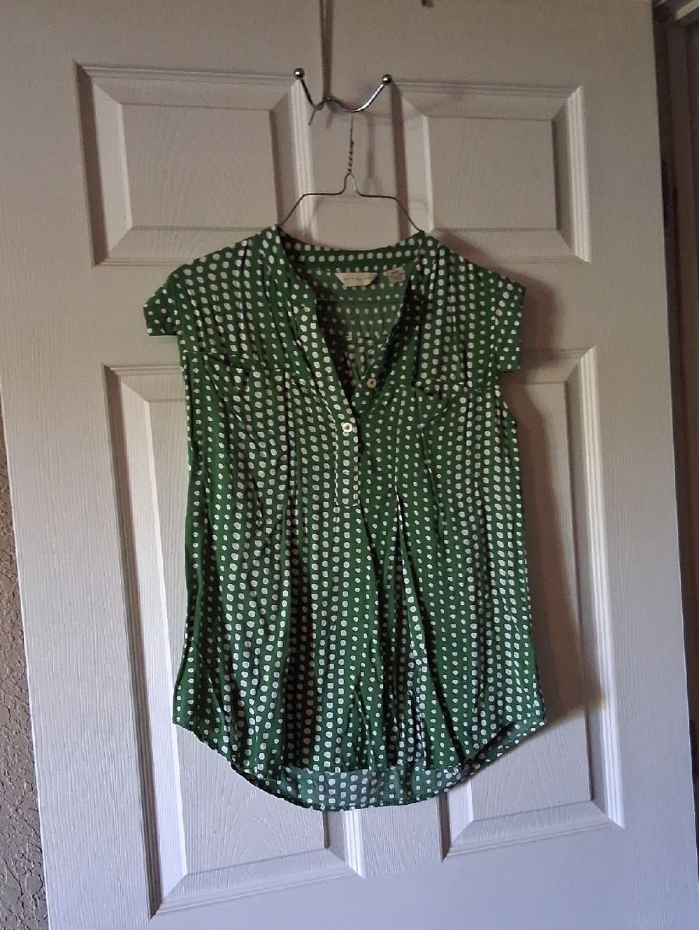 1154 Lill Studio Green Dot Cap Sleeve Blouse